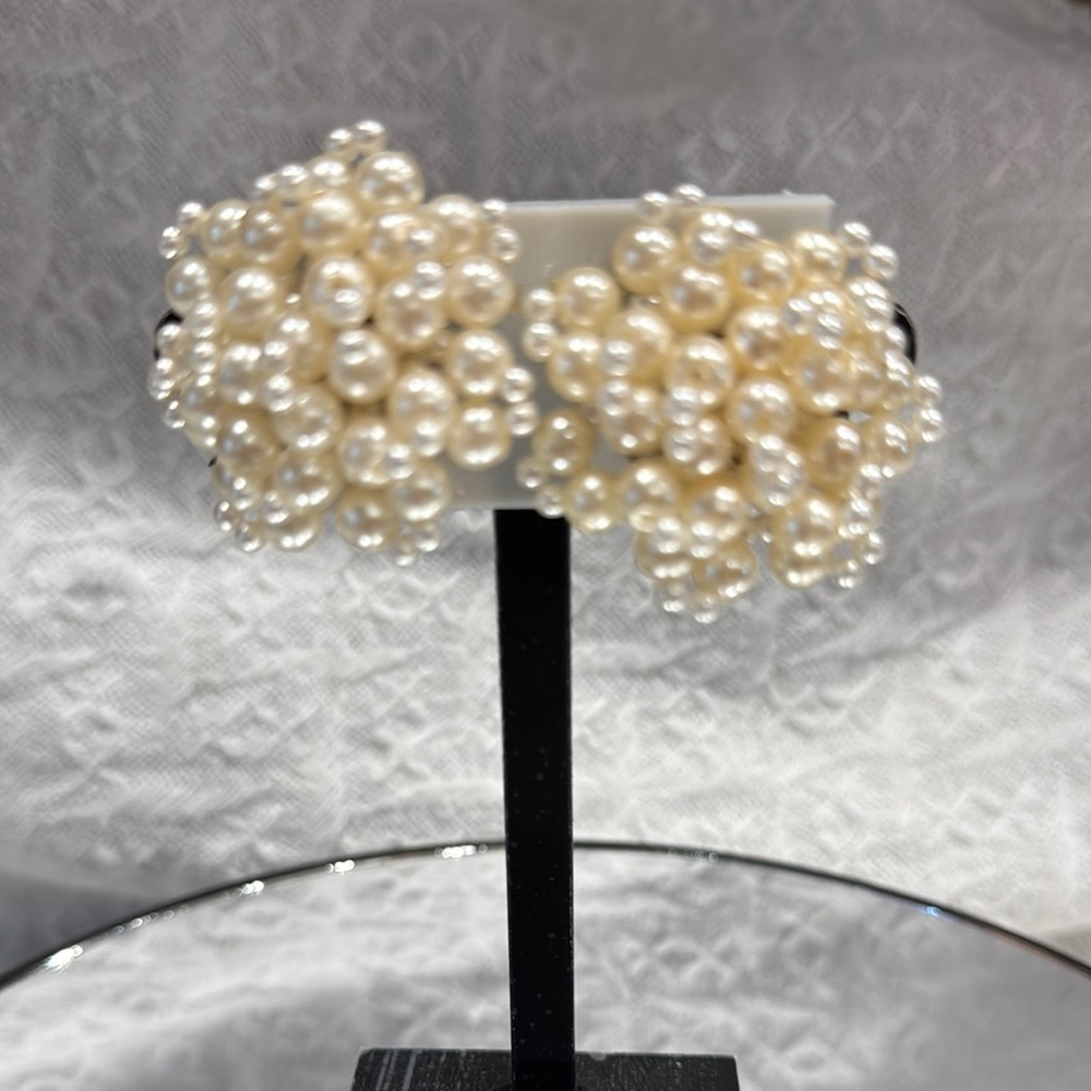 Pearl Cluster Silver clip back Vintage lightweight chunky Earrings
